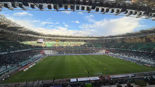 Taraftar akın etti! 20 bin seyirciden takıma tam destek