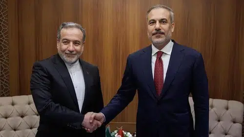 Bakan Fidan, İran Dışişleri Bakanı Arakçi ile telefonda görüştü