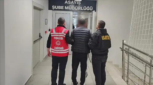 Farklı suçlardan aranan 37 zanlı tutuklandı