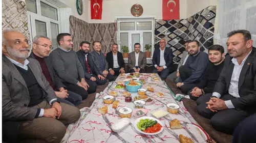 AK Parti Konya İl Başkanı Özgökçen sahurda vatandaşın evine konuk oldu!