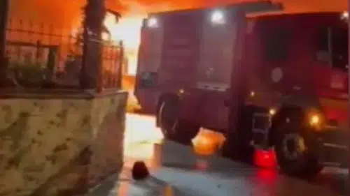 Ahşap ev küle döndü