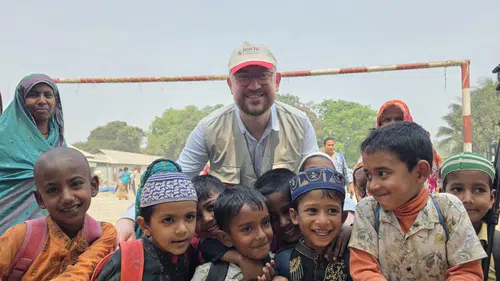 ALPER ÇİMEN’İN BANGLADEŞ’TEN SELAMI VAR