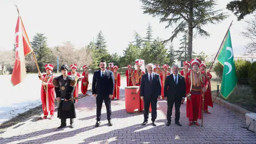 Vali Akın Yunak'ta incelemelerde bulundu