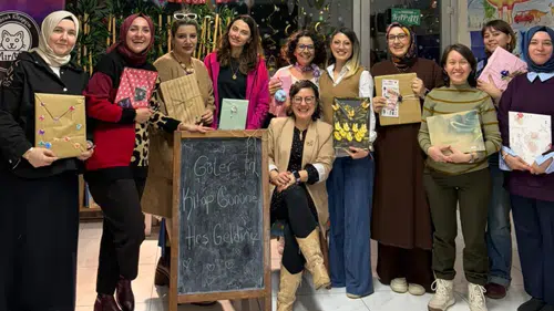 GÜLER ULUÇAMLIBEL DOSTLARIYLA KİTAP GÜNÜNDE