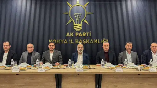 AK Parti Konya teşkilatları iftar sofrasında buluştu