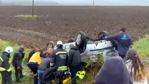 Takla atan otomobilde 3 kişi yaralandı