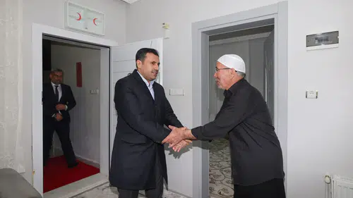 AK Parti Konya İl Başkanı Özgökçen büyüklerin hayır dualarını alıyor