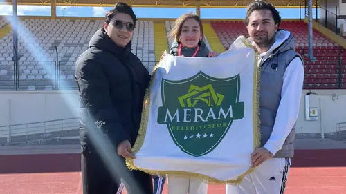 Meramlı sporculardan okçuluk turnuvasında çifte başarı