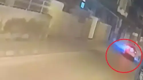 Aniden yola koşan çocuğa otomobil çarptı