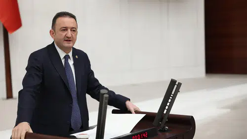 CHP Konya Milletvekili Bektaş: "Gençlerimiz artık hayal kuramıyor"