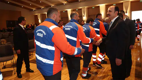 Başkan Altay, Büyükşehir ve KOSKİ çalışanlarıyla bayramlaştı