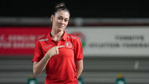 Özel milli atlet Aysel Önder, dünya şampiyonu oldu