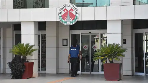 Döşemealtı Belediyesi soruşturmasında 22 gözaltı kararı