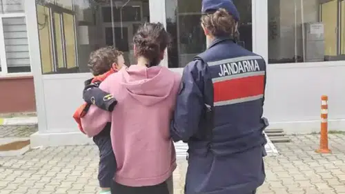 20 yıl hapis cezası bulunan kadın, kucağında bebeğiyle cezaevine girdi