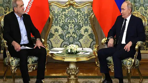 Putin ile Pezeşkiyan telefonda görüştü