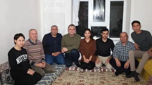Konyalı Başkan vatandaşın evinde iftar açtı