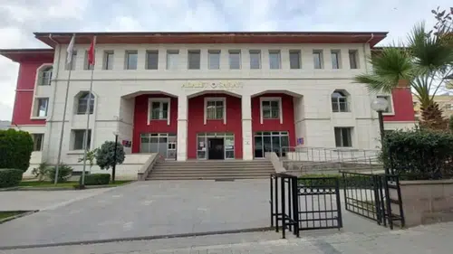 Eşinin ailesinin evini bastı; 4 ölü