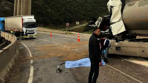 Tankerler kafa kafaya çarpıştı:1 ölü, 1 yaralı