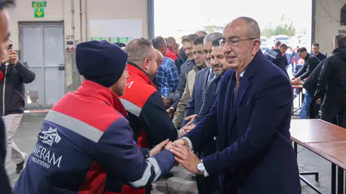 Meram’da bayram buluşması: Başkan Kavuş personelle bir araya geldi