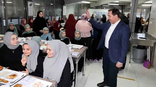 Başkanı Kılca, Kur’an kursu öğrencileriyle iftar yaptı