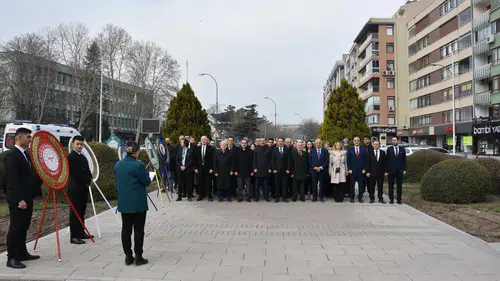 Konya'da sağlık çalışanları 14 Mart’ta anıt önünde buluştu