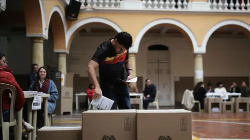 Kolombiya'da Kongre seçimlerini iktidar partisi kazandı