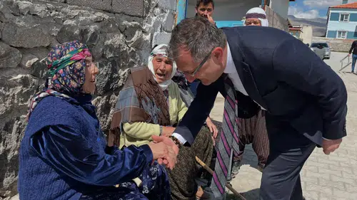 Konyalı Başkana mahallede sıcak karşılama!