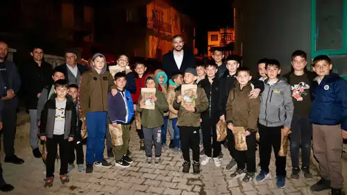 Konyalı Başkan teravih sonrası vatandaşla buluştu