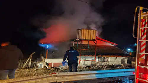 Konya'da yangın çıkan bağ evinde hasar oluştu