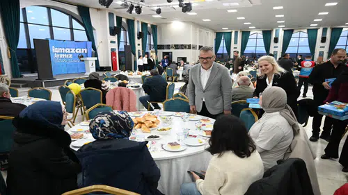 Başkan Ustaoğlu, öksüz ve yetim çocuklarla iftarda buluştu