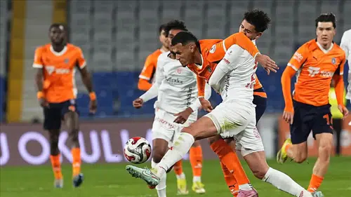 Başakşehir ile Antalyaspor golsüz berabere kaldı