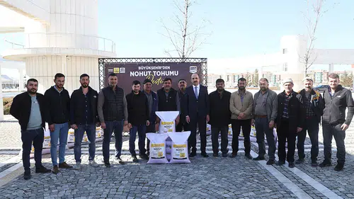 Konya Büyükşehir Belediyesi'nden çiftçilere dev destek: 115 bin kilo nohut dağıtıldı