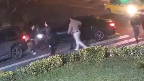 Trafikte tartıştığı sürücüye silah çekti