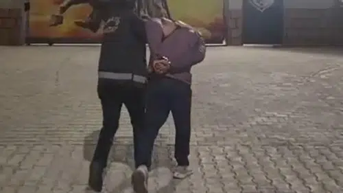 Konteynerde hırsızlık yaparken suçüstü yakalanan 2 şüpheli tutuklandı