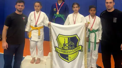 Konya'ya madalya yağmuru: 9 madalya Konya'ya geldi!