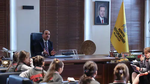 Gündoğdu Koleji öğrencileri Başkan Uğur İbrahim Altay ile