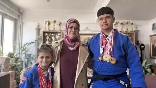Judocu kardeşler, şampiyon oldu