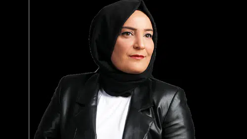 Nergis Yalgın, Feritpaşa Mahallesi’nde muhtar adaylığını açıkladı