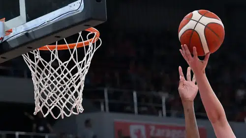 Fenerbahçe ile Galatasaray, final için parkeye çıkıyor