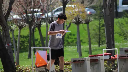 Gençler Kelebekler Vadisi'nde yarıştı!