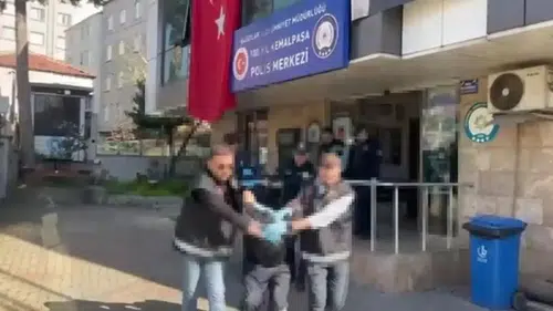 Bıçaklı kavgada 2 polis memuru yaralandı