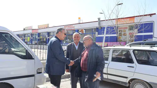 Konyalı başkandan pazar ziyareti: Esnafın nabzını tuttu