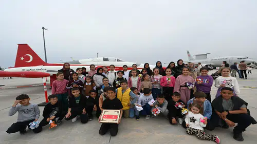 Öğrenciler Kahraman Pilotların Evinde