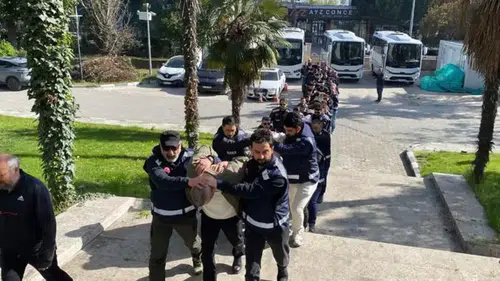 3 ilde suç örgütü operasyonu; 25 gözaltı