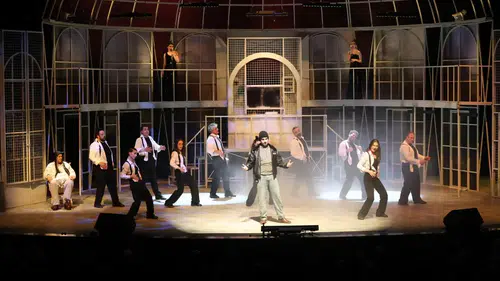 "Kafesten Bir Kuş Uçtu" tiyatro oyunu sahnelendi