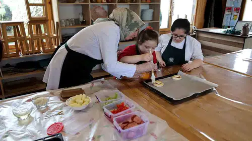 Otizmli öğrencilere Tabiat Mektebi’nde unutulmaz gün