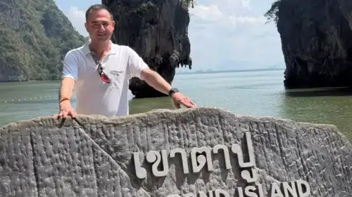 SERTAÇ TUZA JAMES BOND ADASI’NDA