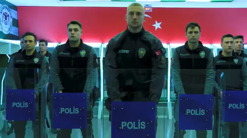 Konyasporlu futbolculardan "Polis Haftası" sürprizi