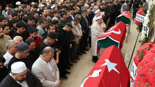 Yürek yakan veda: Kahramanmaraş şehitleri son yolculuğuna uğurlandı