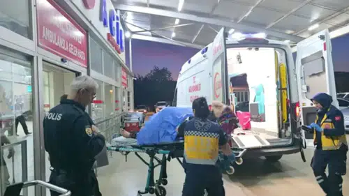 Tartıştığı kızını bıçakla yaraladı